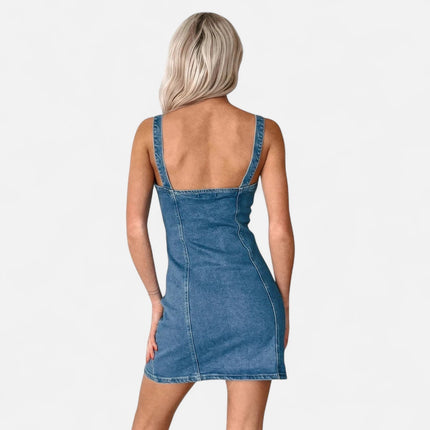 Robe en jean avec bouton