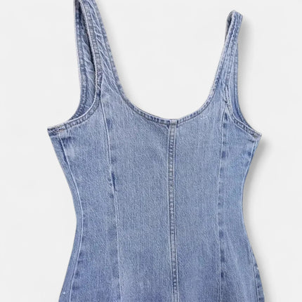 Robe en jean décolletée